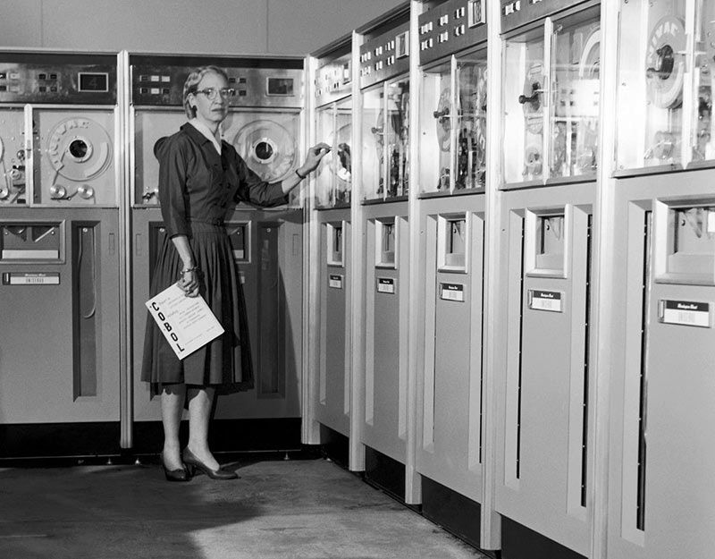 Grace Hopper computer programming pioneer