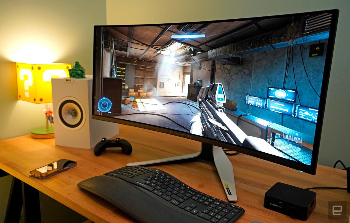 Alienware and Samsung OLED monitors side by side